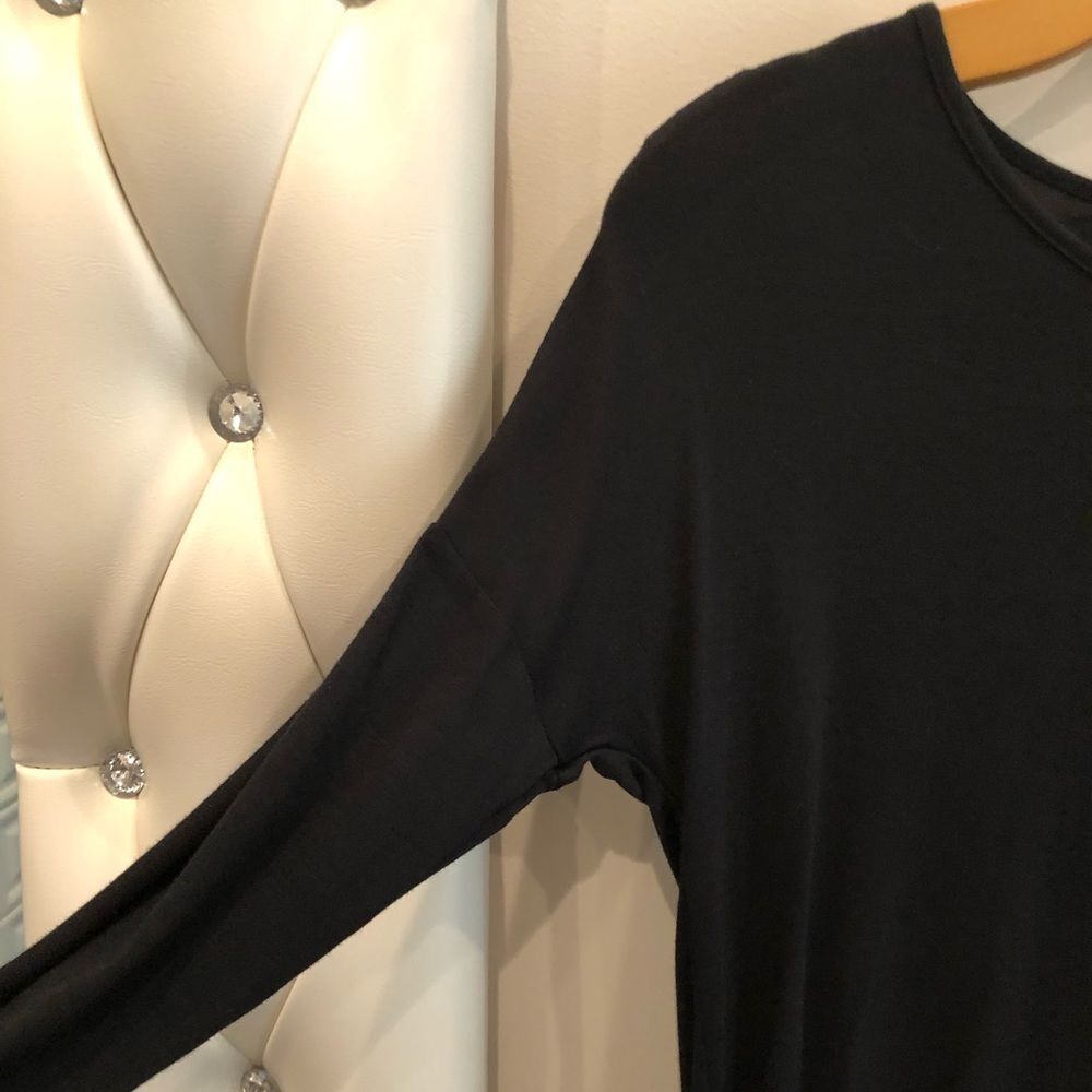 Black V-neck ballon sleeve long sleeve T-shirt - Picture 4 of 7